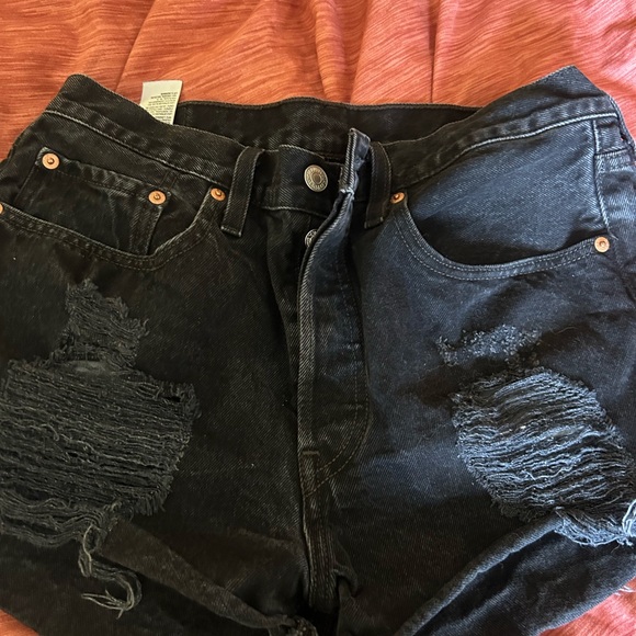 Levi's Dark Denim Women's Shorts - Picture 2 of 2